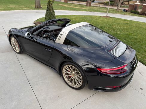 Used 2019 Porsche 911 Targa 4 GTS image 4
