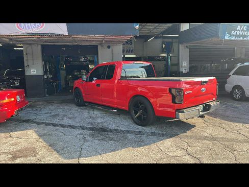 Used 2015 Ford F150 XLT w/ Trailer Tow Package image 16
