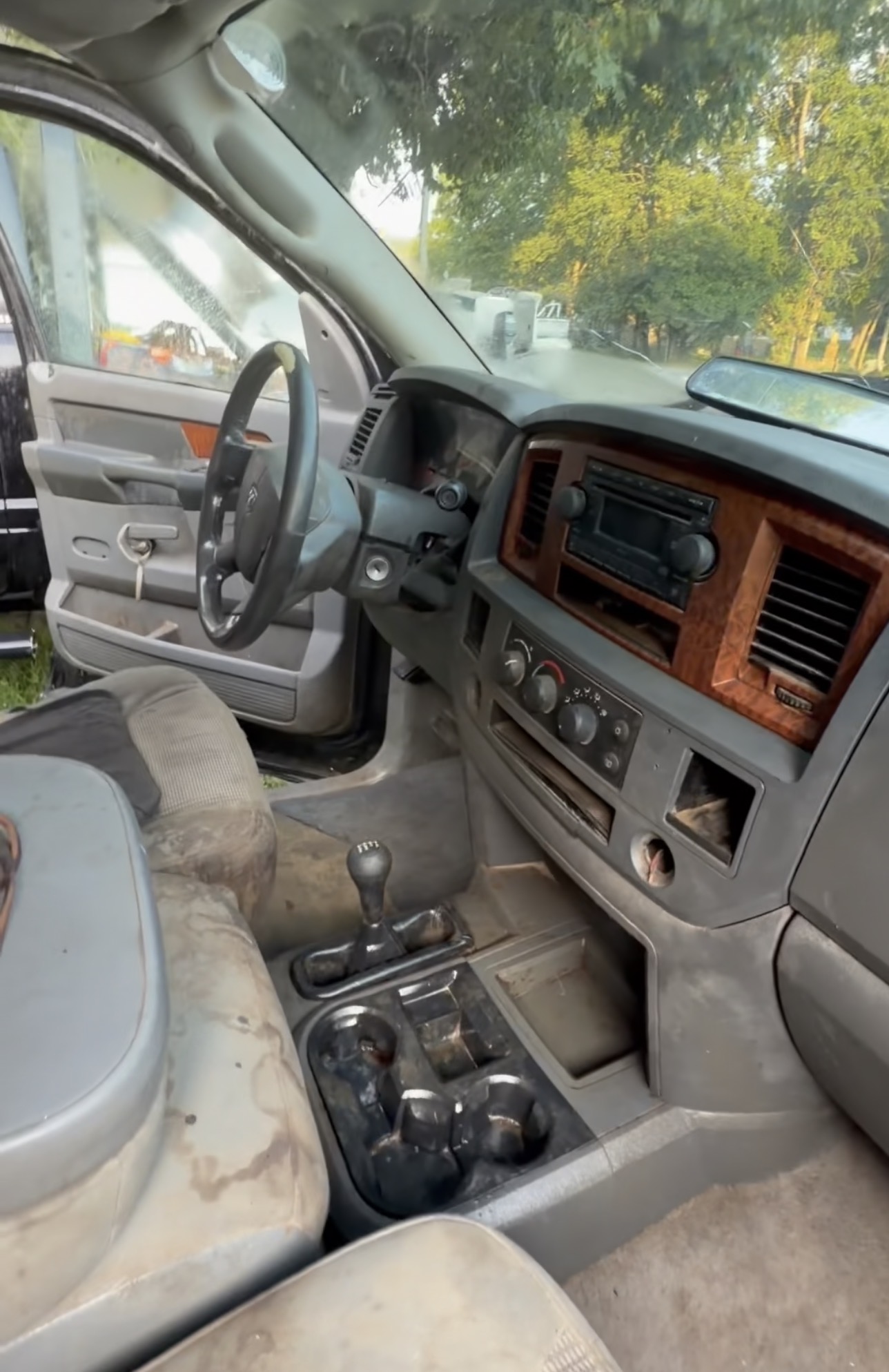Used 2006 Dodge Ram 3500 Truck SLT w/ Quad Cab Big Horn Value Group AWD/4WD image 12