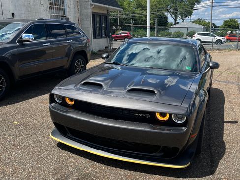 Used 2019 Dodge Challenger SRT Hellcat Redeye RWD image 11