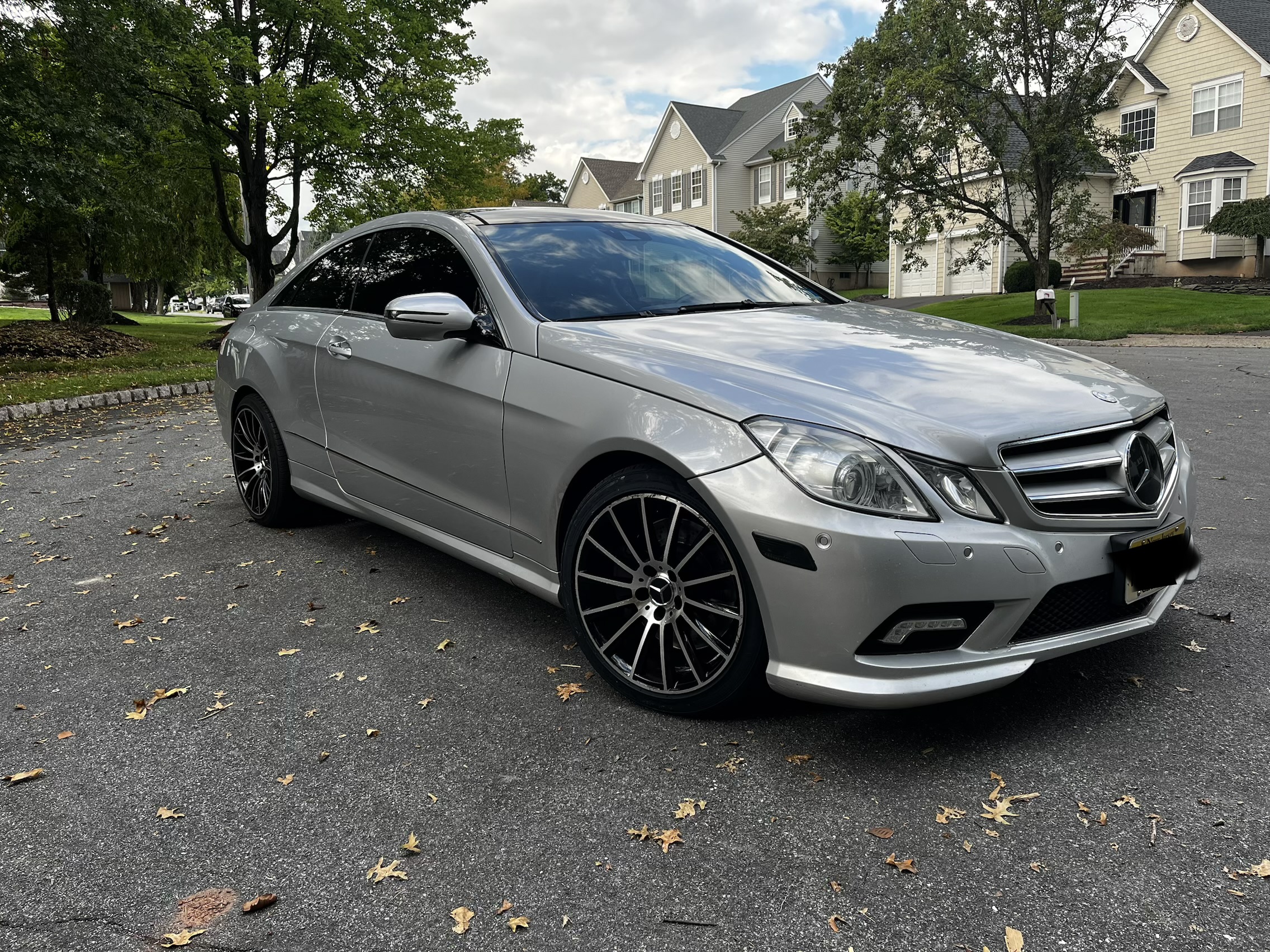 Used 2010 Mercedes-Benz E 550 Coupe image 1