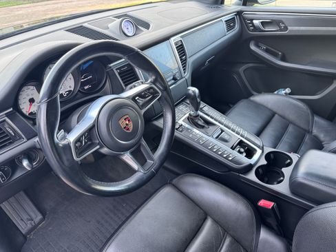 Used 2018 Porsche Macan GTS image 11