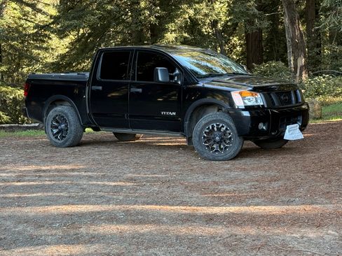 Used 2014 Nissan Titan PRO-4X image 17