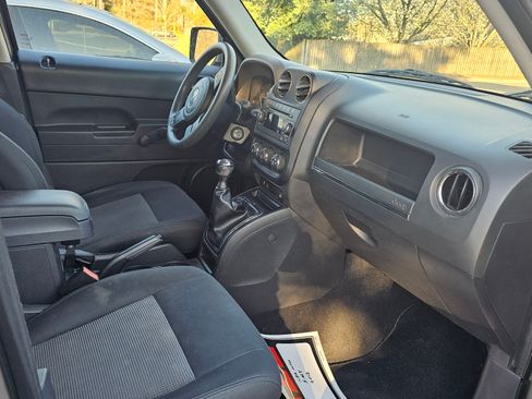 Used 2012 Jeep Patriot Sport image 12