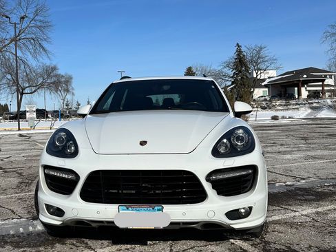 Used 2013 Porsche Cayenne GTS image 8
