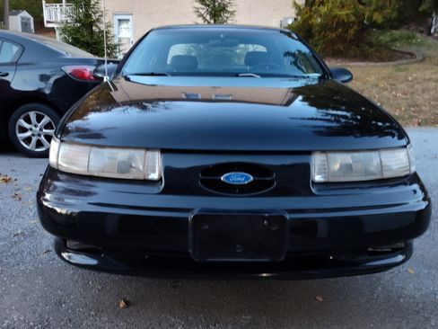 Used 1993 Ford Taurus SHO image 18