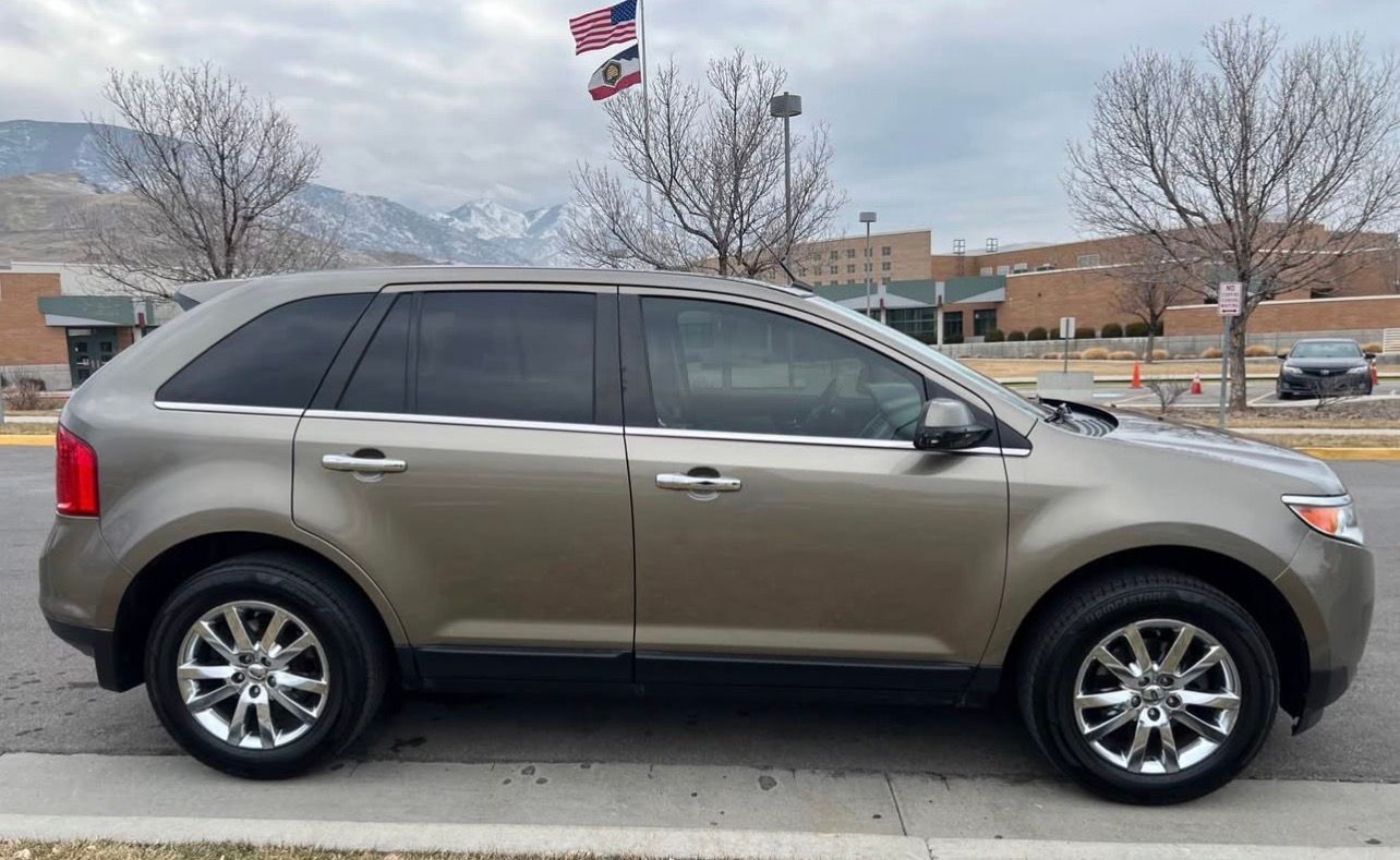 Used 2013 Ford Edge Limited AWD/4WD image 4