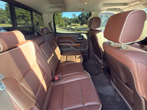 Used 2015 Chevrolet Silverado 2500 High Country w/ Duramax Plus Package image 9