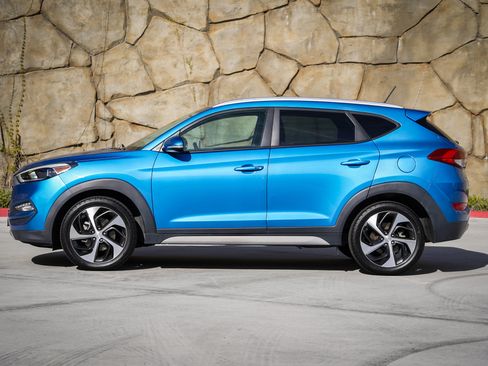 Used 2017 Hyundai Tucson Sport w/ Cargo Package image 8