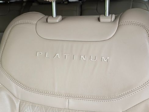 Used 2020 Ford Explorer Platinum w/ Premium Technology Package AWD/4WD image 31