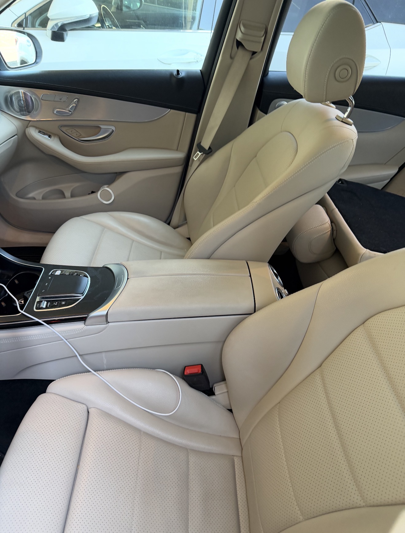 Used 2020 Mercedes-Benz GLC 350e 4MATIC image 9