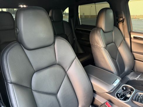 Used 2017 Porsche Cayenne S w/ Premium Plus Package image 14
