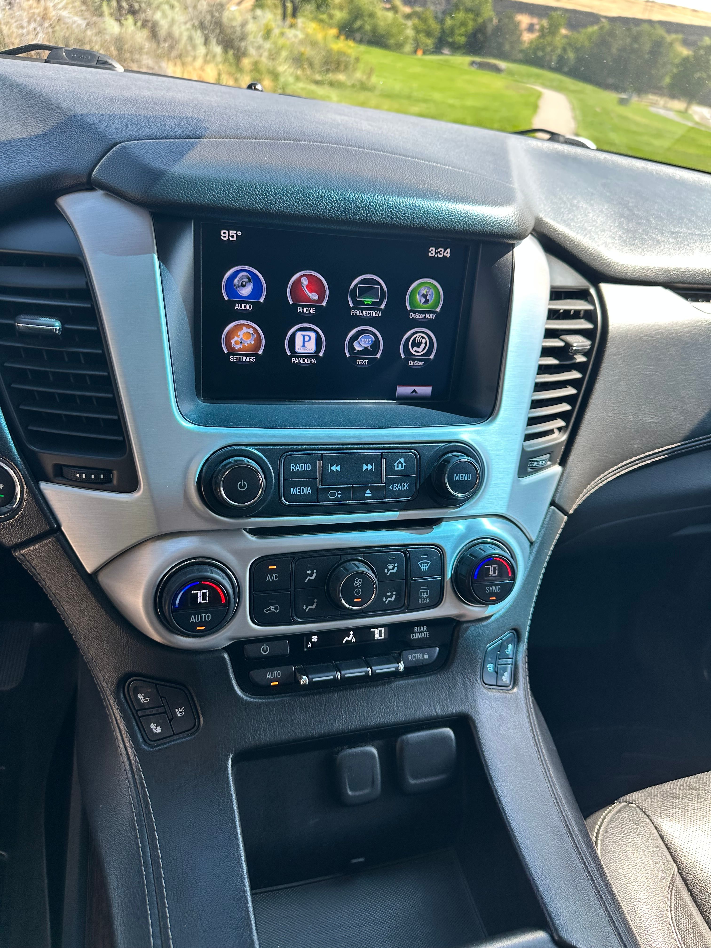 Used 2016 GMC Yukon XL SLT AWD/4WD image 8