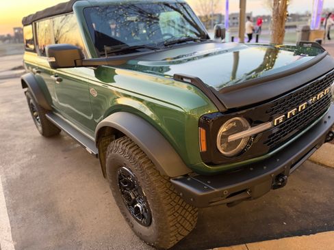 Used 2022 Ford Bronco Wildtrak image 5