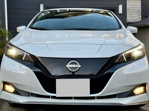 Used 2023 Nissan Leaf SV Plus image 2
