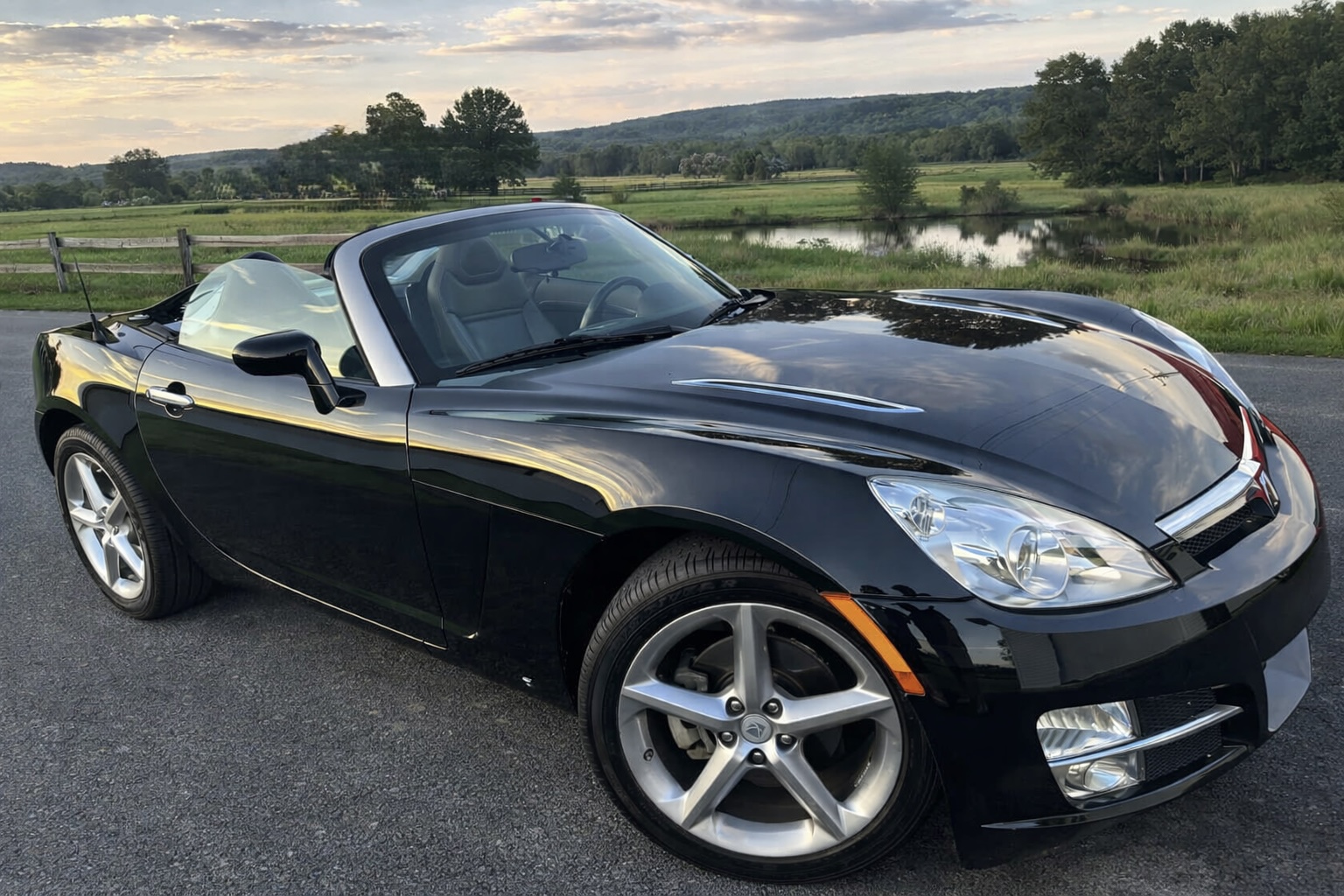 Used 2008 Saturn Sky w/ Premium Trim Package RWD image 5