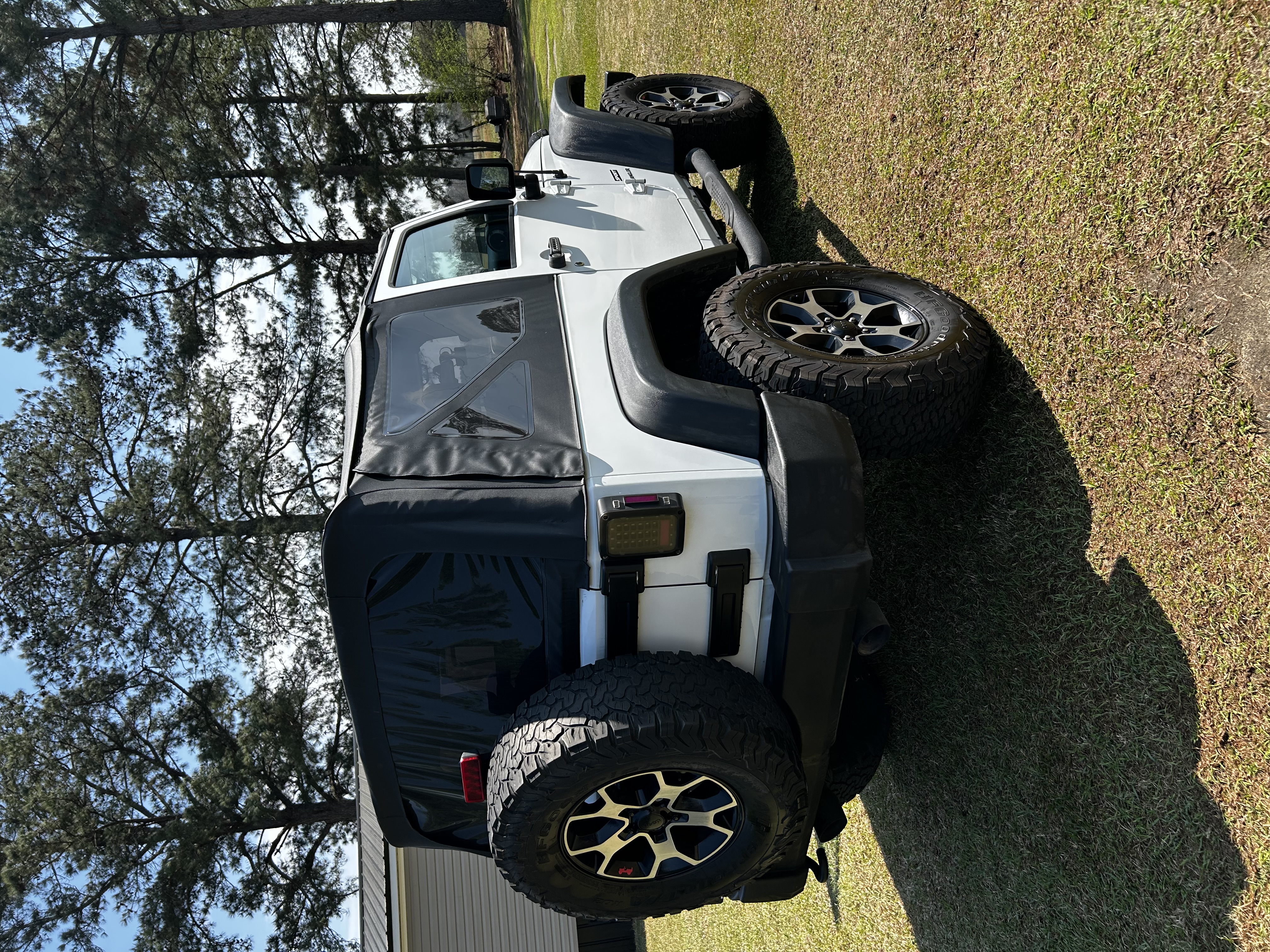 Used 2016 Jeep Wrangler Sport w/ Connectivity Group AWD/4WD image 24