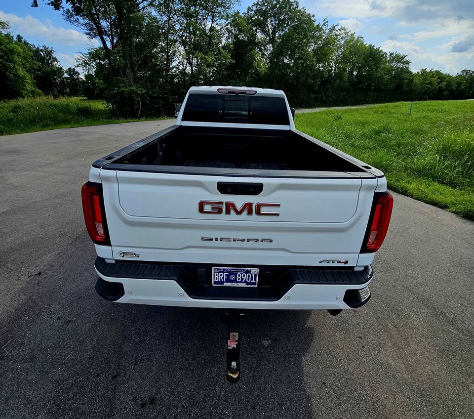 Used 2020 GMC Sierra 2500 AT4 w/ AT4 Premium Package AWD/4WD image 5