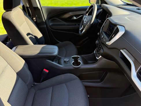 Used 2023 GMC Terrain SLE image 26