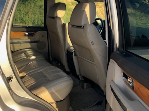 Used 2012 Land Rover Range Rover Sport HSE image 14