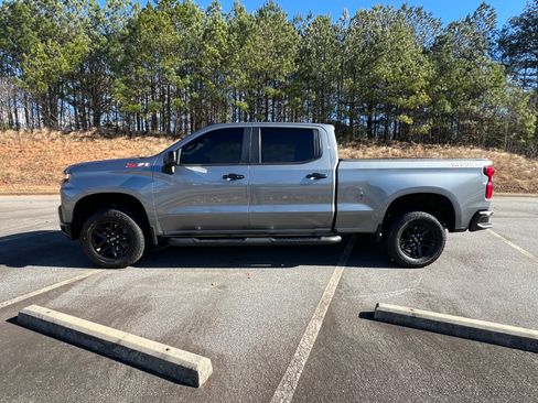Used 2020 Chevrolet Silverado 1500 LT Trail Boss image 2