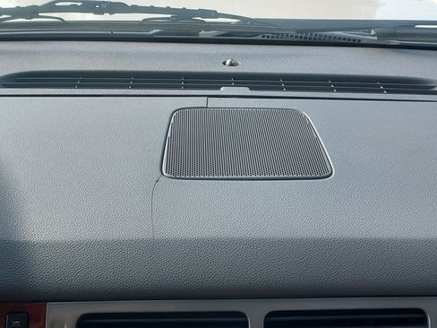 Used 2010 Chevrolet Avalanche LTZ image 17