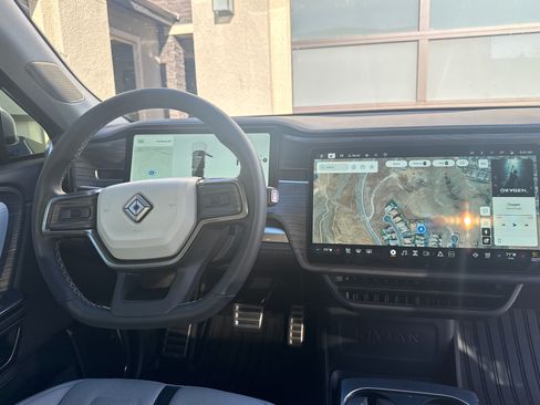 Used 2023 Rivian R1S Adventure image 5