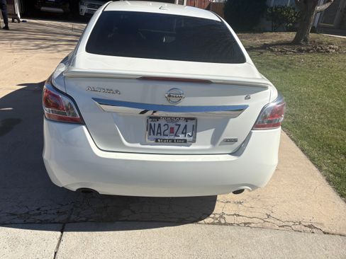Used 2015 Nissan Altima 2.5 S w/ Special Edition Package image 2