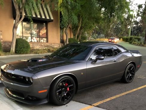 Used 2015 Dodge Challenger R/T Scat Pack RWD image 1