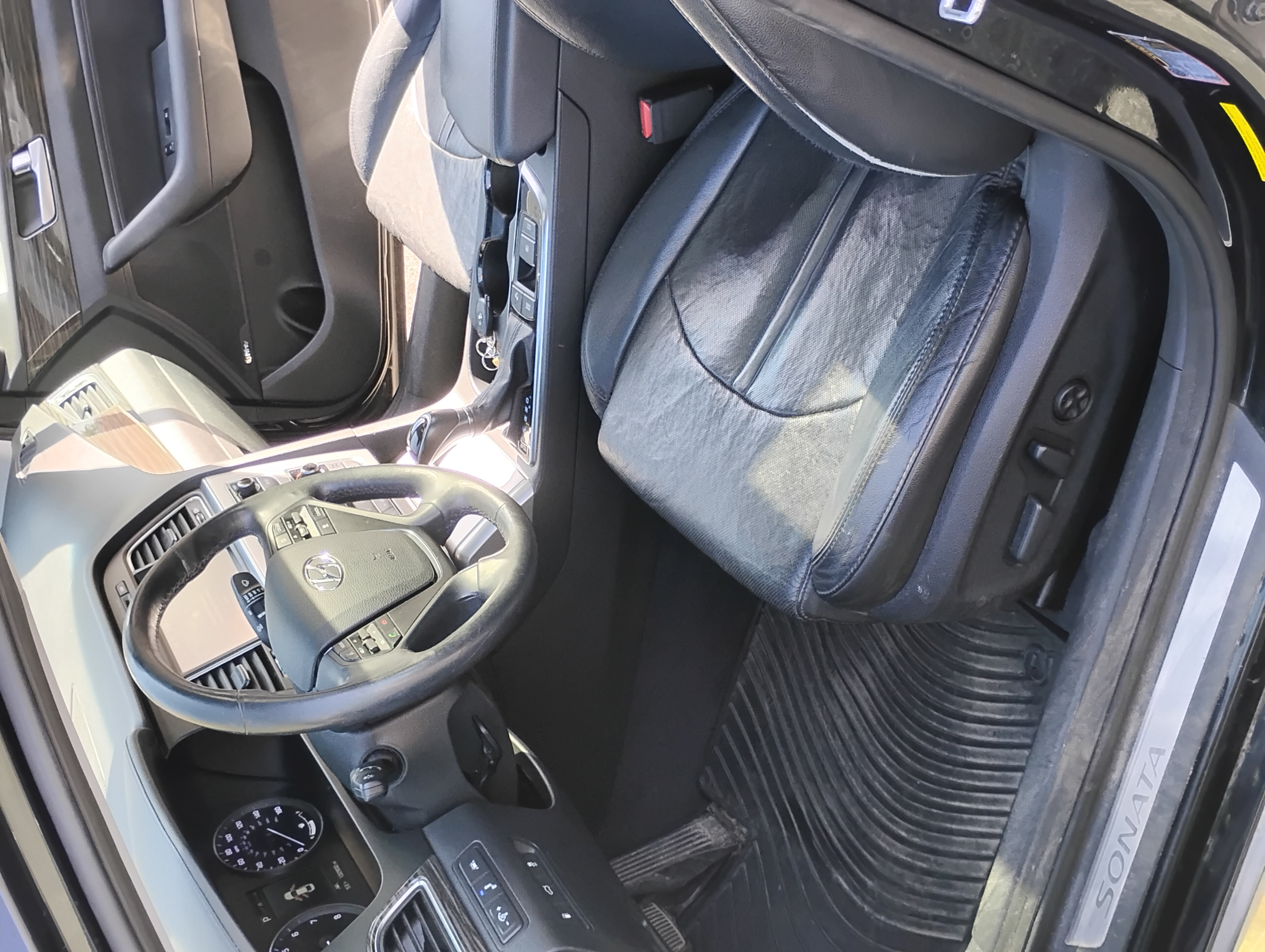 Used 2015 Hyundai Sonata Limited w/ Option Group 06 FWD image 8