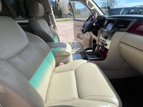 Used 2010 Lexus LX 570 4WD image 16