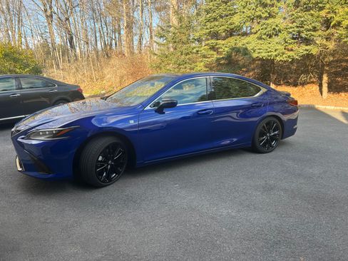 Used 2023 Lexus ES 350 F Sport w/ Accessory Package (Z2) FWD image 1