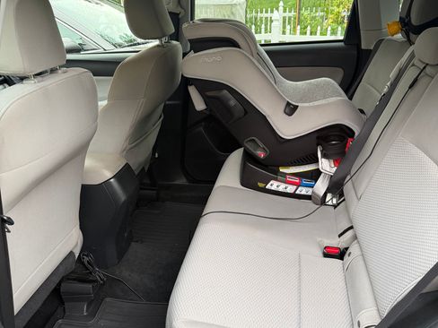 Used 2015 Subaru Forester 2.5i Premium w/ All-Weather Package AWD/4WD image 10