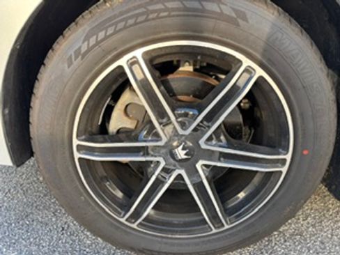 Used 2014 Ford Taurus SEL w/ Equipment Group 201A FWD image 12