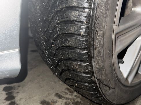 Used 2012 Mercedes-Benz E 350 4MATIC Sedan image 19