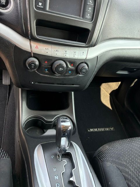Used 2016 Dodge Journey SXT w/ Comfort/Convenience Group FWD image 8