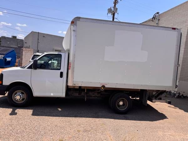 Used 2011 Chevrolet Express 3500 RWD image 5