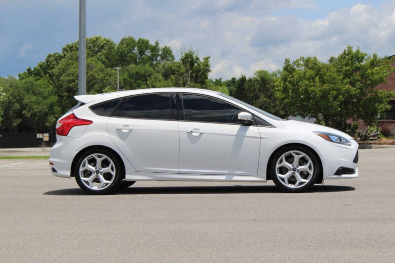Used 2013 Ford Focus ST FWD image 6