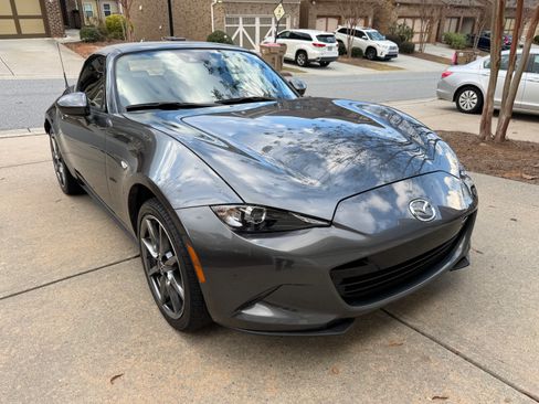 Used 2020 MAZDA MX-5 Miata Grand Touring image 1