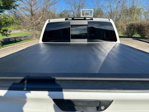 Used 2018 Nissan Titan PRO-4X image 12