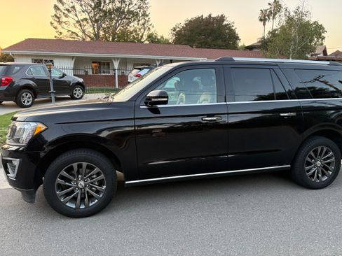 Used 2021 Ford Expedition Max Limited RWD image 15