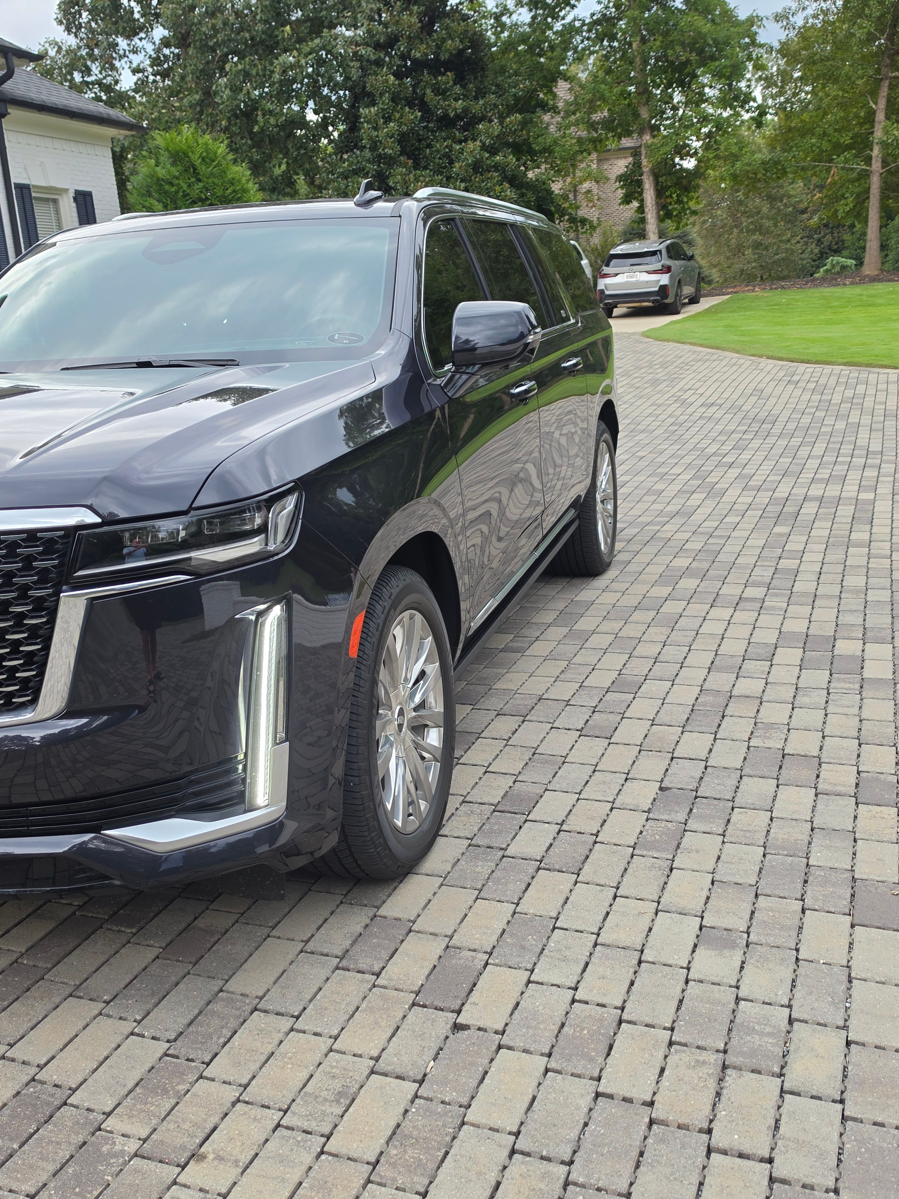 Used 2024 Cadillac Escalade ESV Premium Luxury w/ Performance Package AWD/4WD image 19