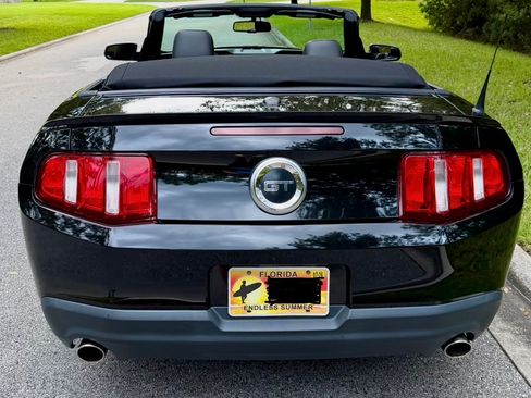 Used 2010 Ford Mustang GT Premium RWD image 9