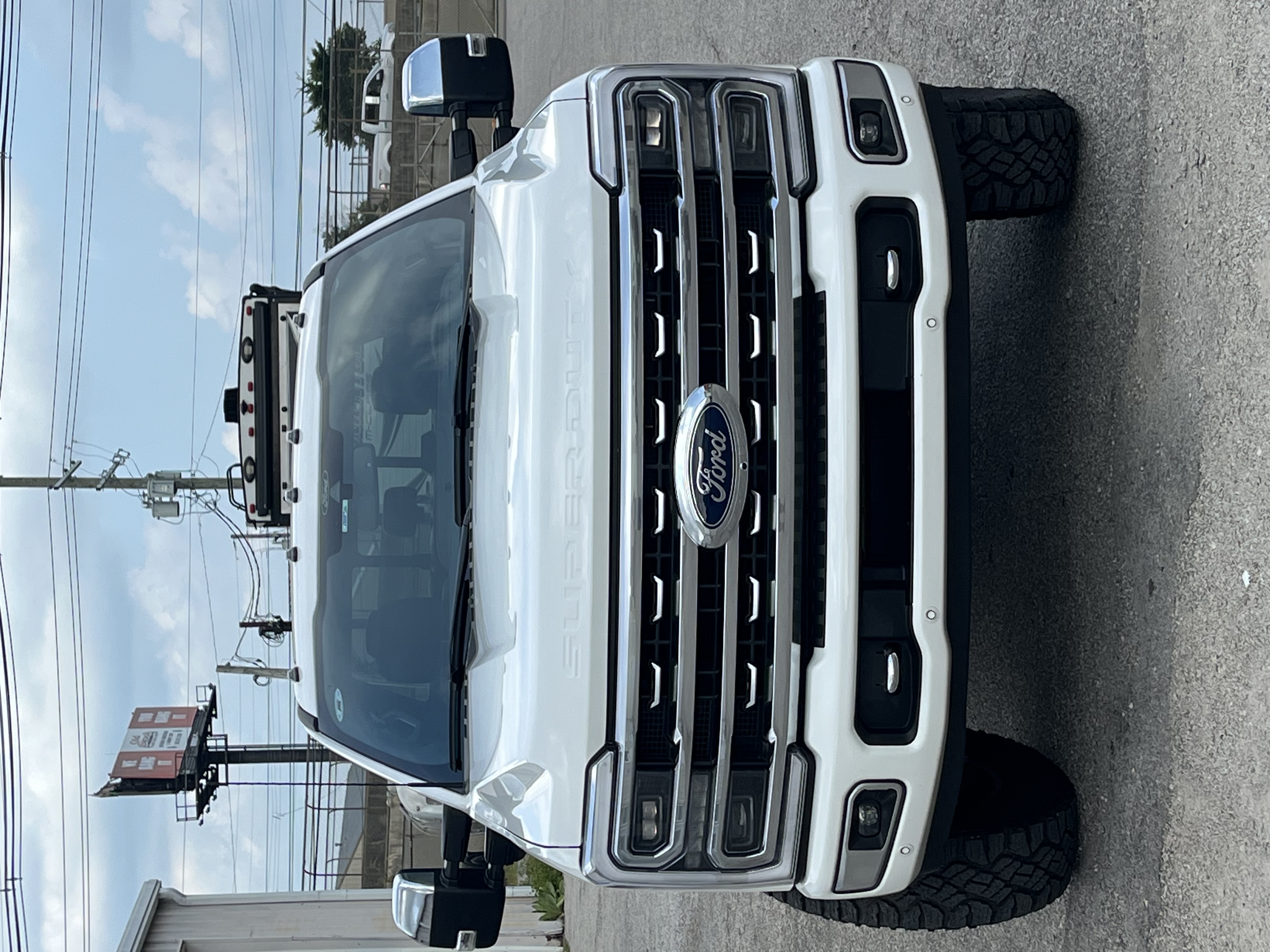Used 2024 Ford F350 Platinum w/ Tremor Off-Road Package AWD/4WD image 4