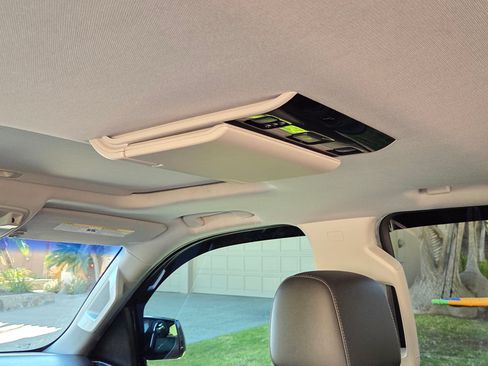 Used 2018 Chevrolet Tahoe Premier image 10