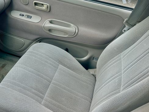Used 2002 Toyota Tundra SR5 RWD image 6
