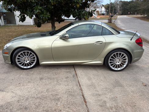 Used 2009 Mercedes-Benz SLK 350 image 4