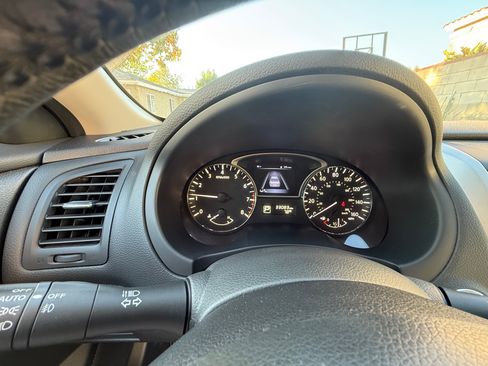 Used 2015 Nissan Altima 2.5 SL w/ Technology Package image 17