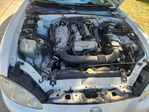 Used 2002 MAZDA MX-5 Miata image 10