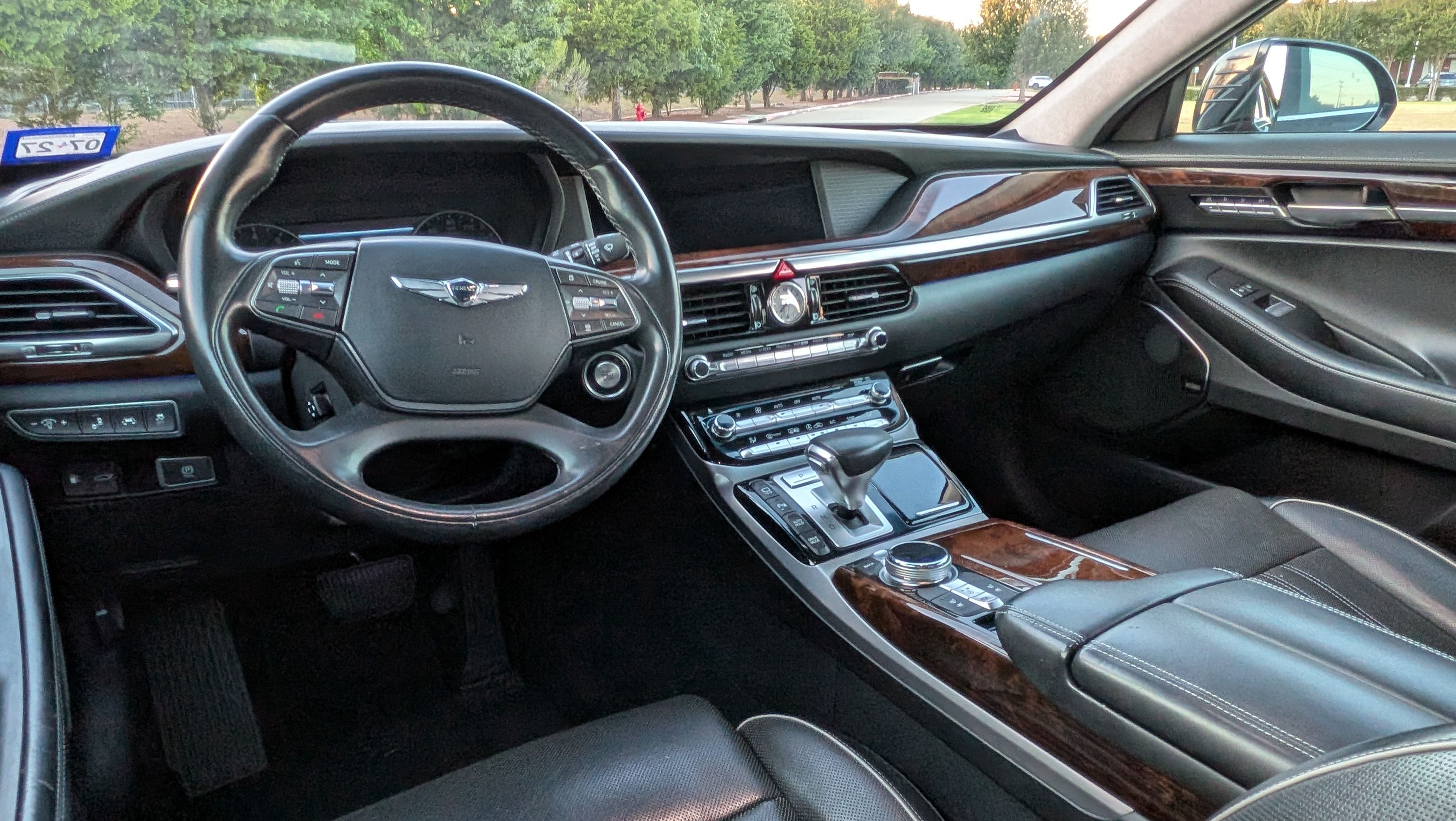 Used 2018 Genesis G90 3.3T Premium RWD image 17